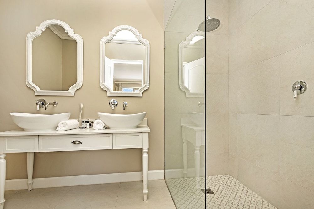 L'ermitage - Franschhoek Chateau & Villas Luxury Villa, 2 Bedrooms, River View 12