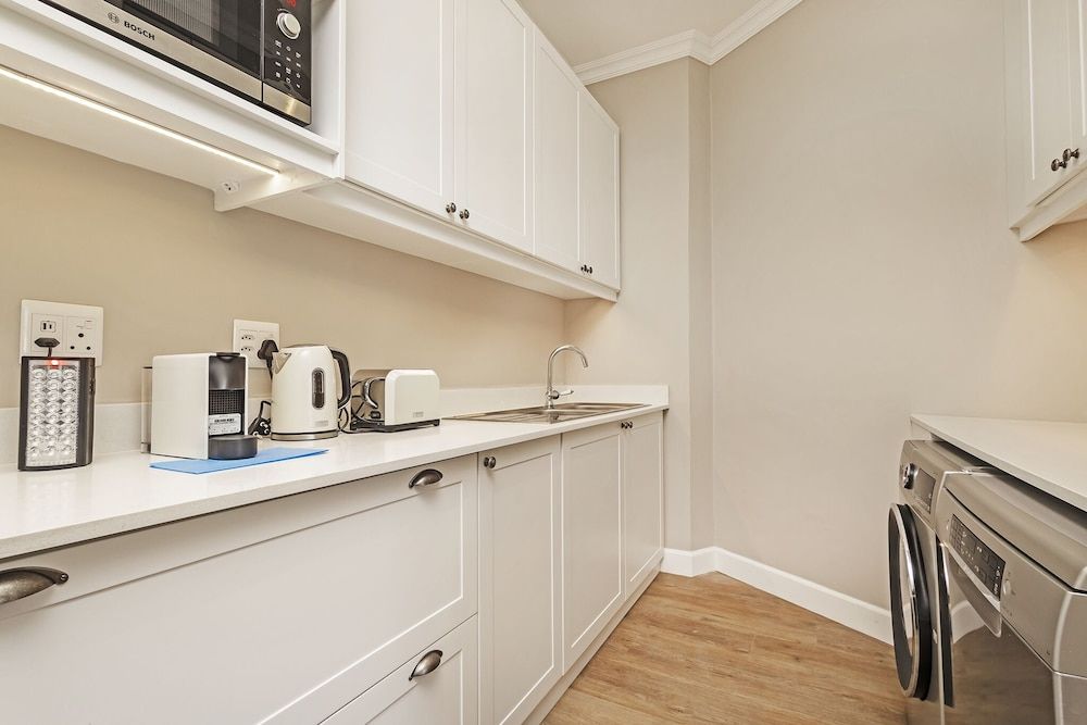 L'ermitage - Franschhoek Chateau & Villas Luxury Villa, 2 Bedrooms, River View 13