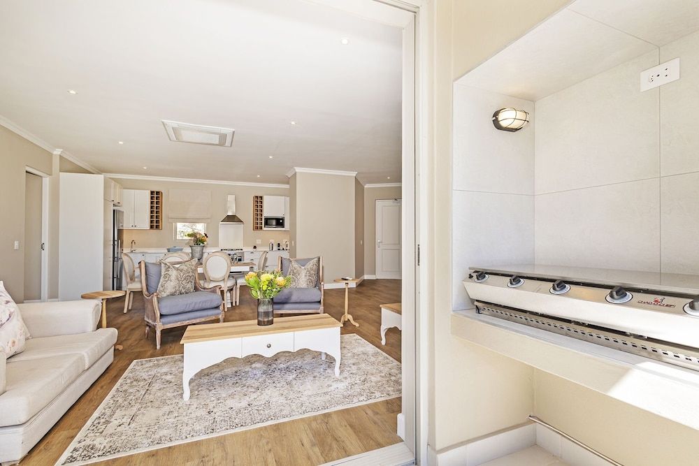 L'ermitage - Franschhoek Chateau & Villas Luxury Villa, 2 Bedrooms, River View 16