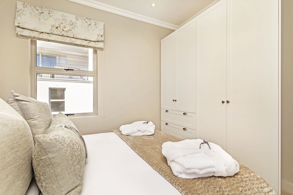 L'ermitage - Franschhoek Chateau & Villas Luxury Villa, 2 Bedrooms, River View 2