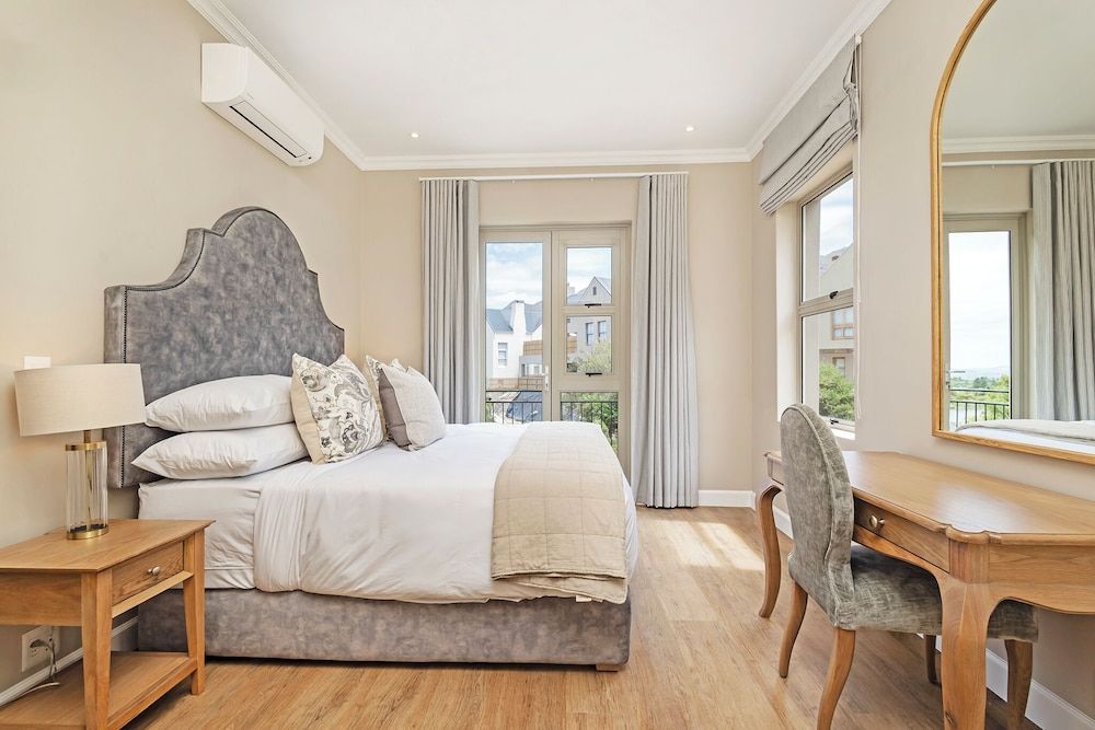 Design Villa, 2 Bedrooms, Mountain View