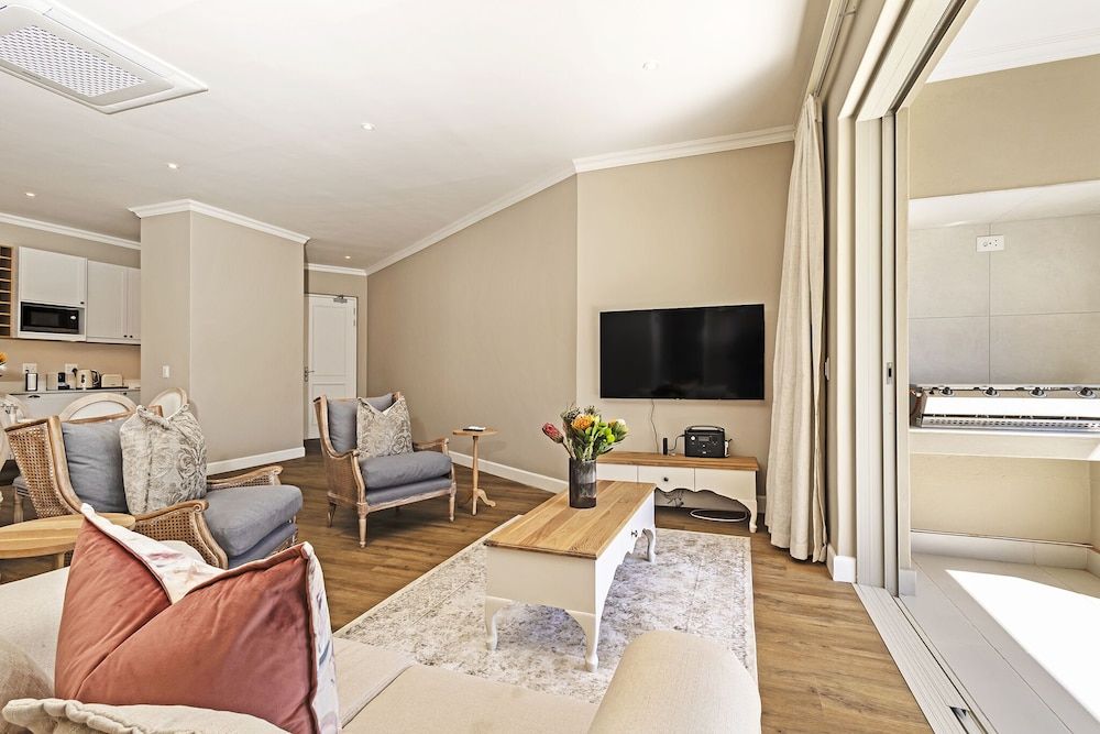 L'ermitage - Franschhoek Chateau & Villas Luxury Villa, 2 Bedrooms, River View 15