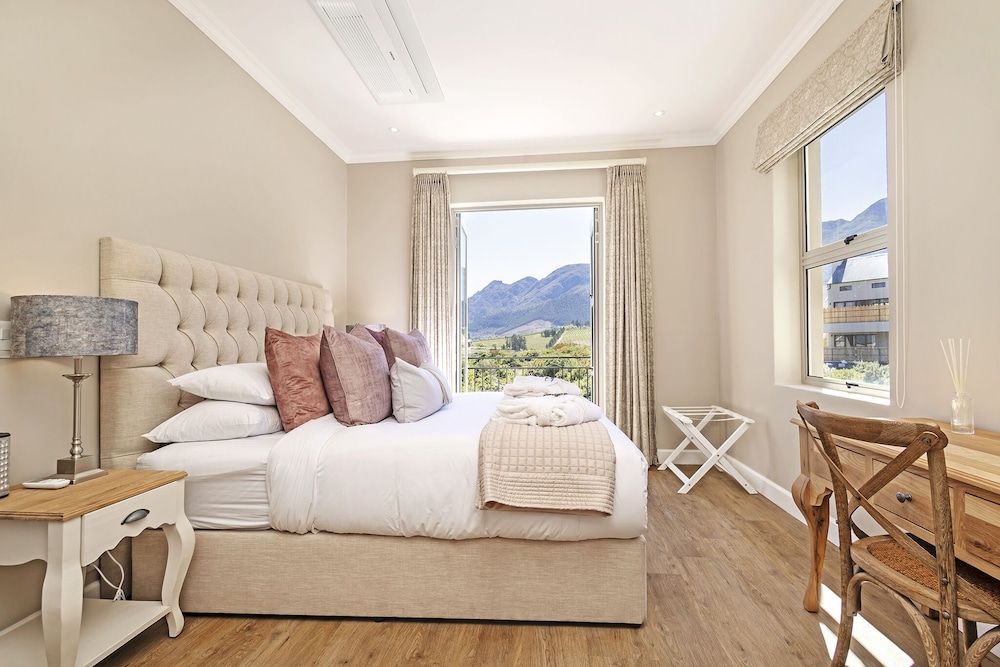 L'ermitage - Franschhoek Chateau & Villas Luxury Villa, 2 Bedrooms, River View 4