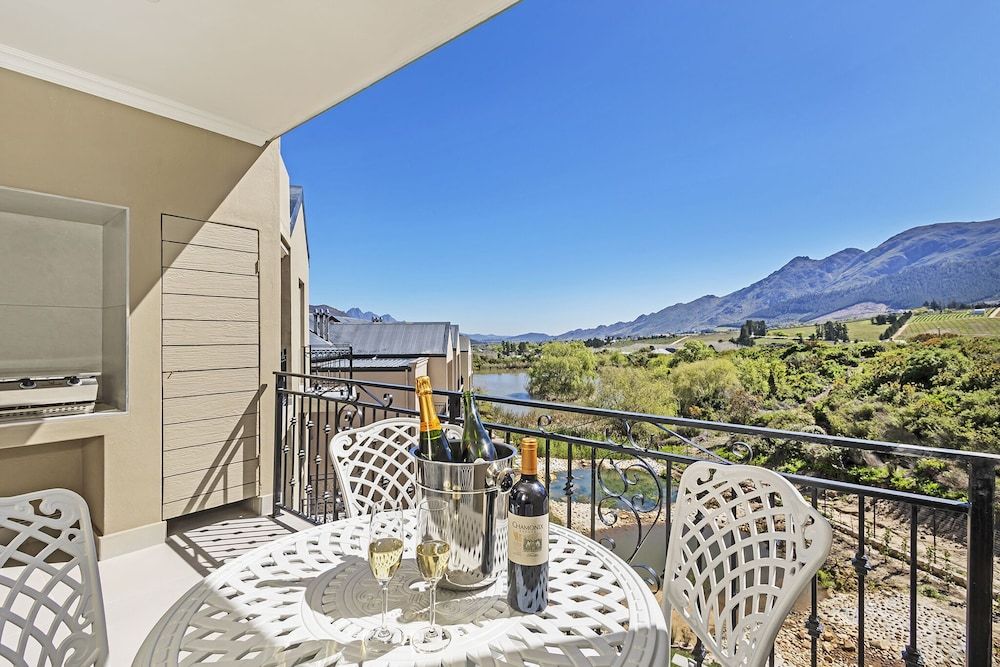 L'ermitage - Franschhoek Chateau & Villas Luxury Villa, 2 Bedrooms, River View 7