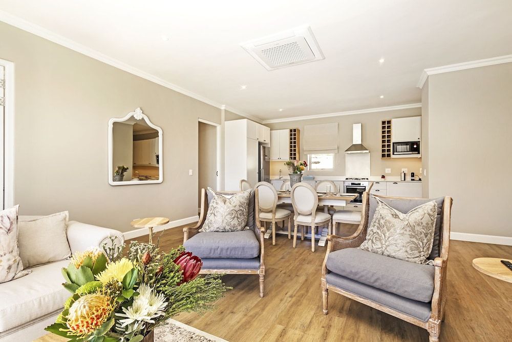 L'ermitage - Franschhoek Chateau & Villas Luxury Villa, 2 Bedrooms, River View 17