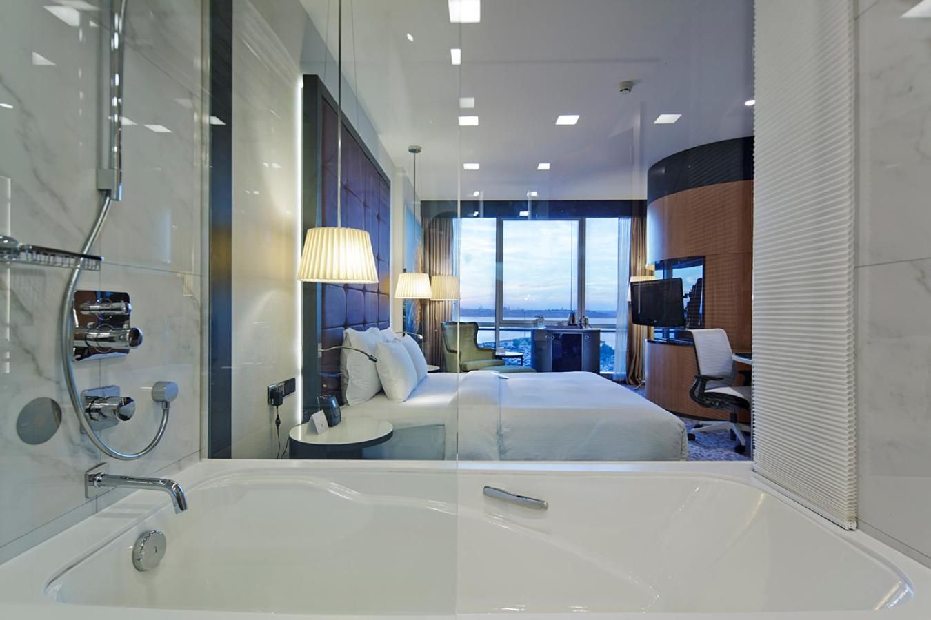 King Deluxe With Historic Peninsula Sea View