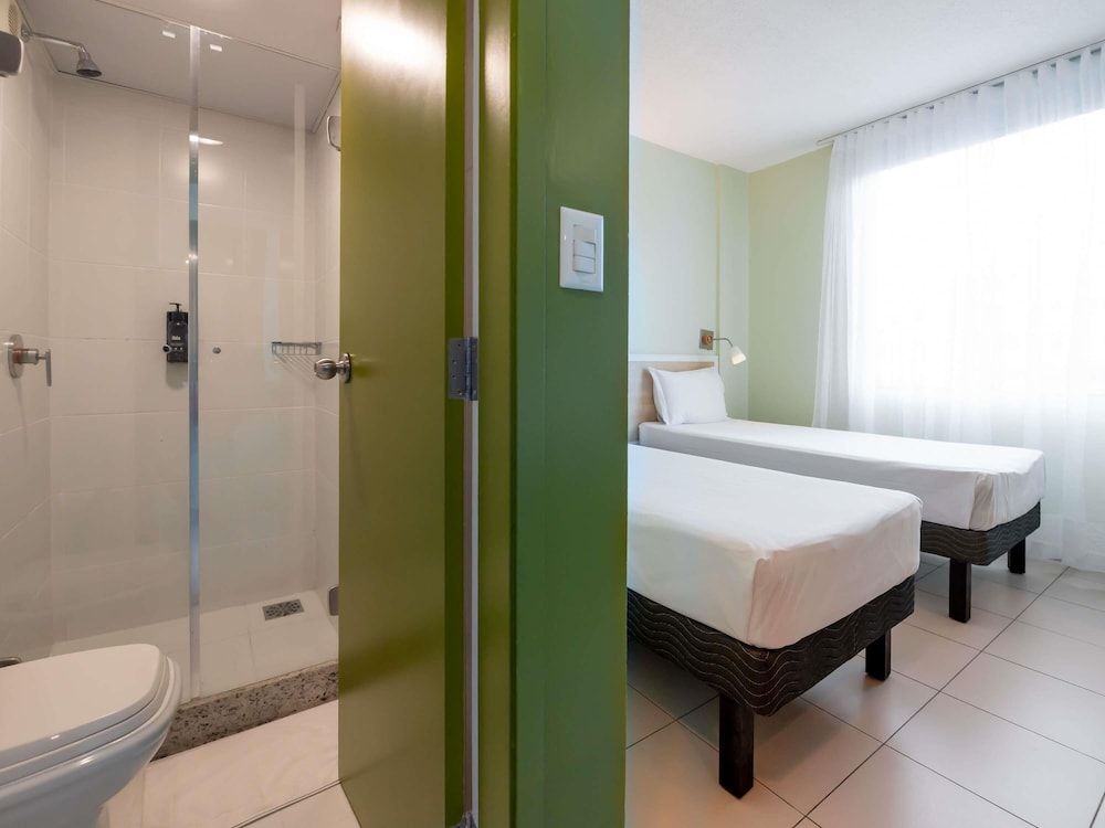 ibis Styles Manaus Standard Apartment, 2 Twin Beds 10