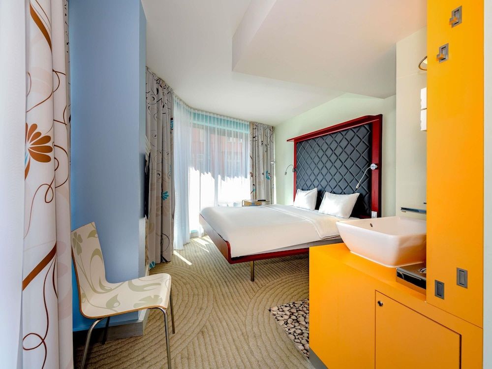 undefined ibis Styles Hotel Berlin Mitte 8