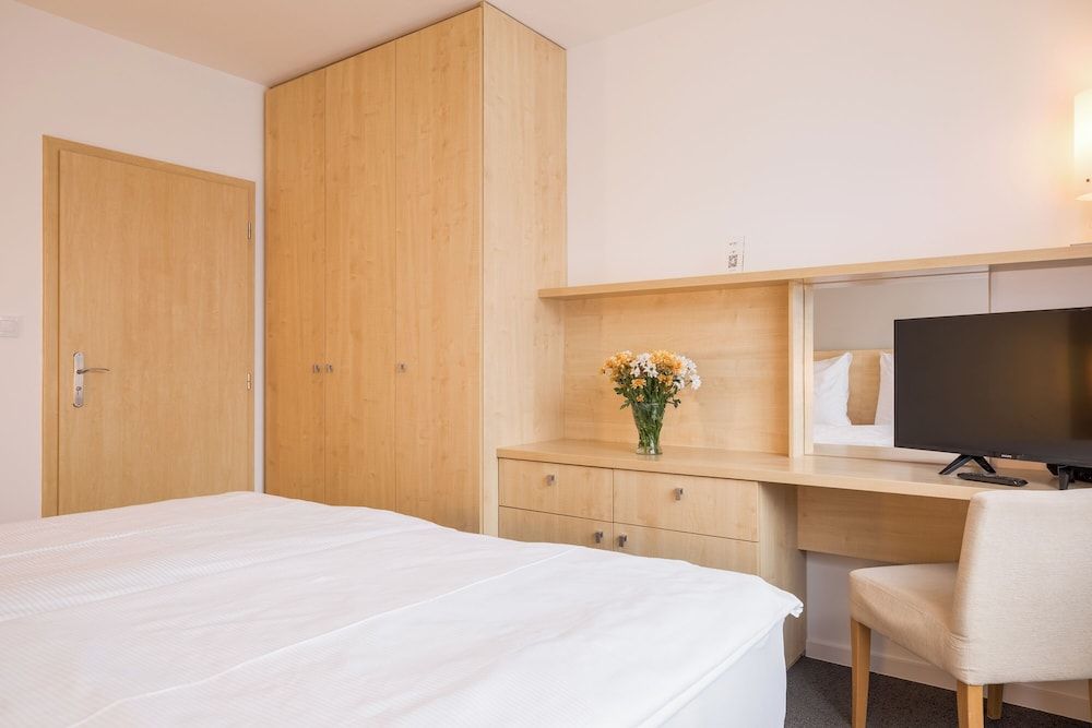 undefined Hotel Vista 6