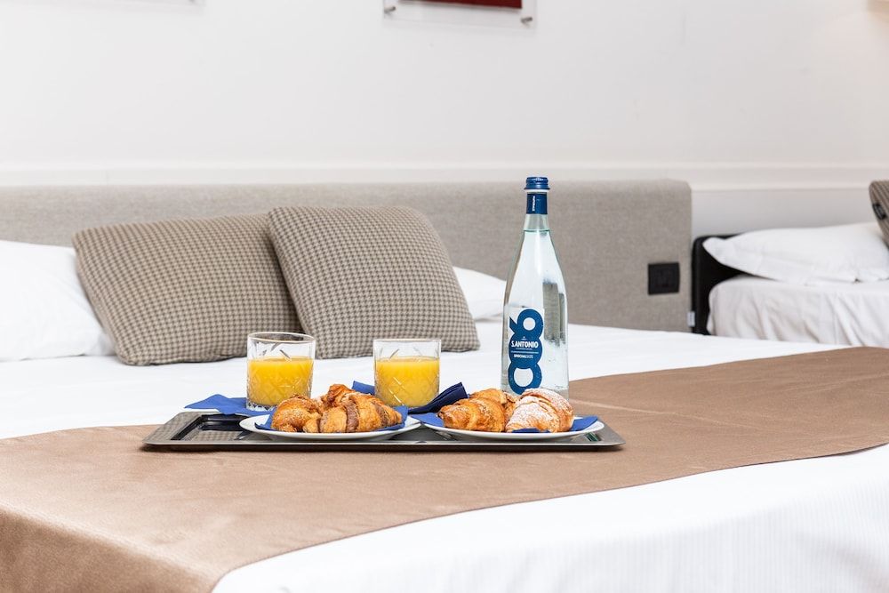 Helios Hotel Monza Family Room (Young) 3