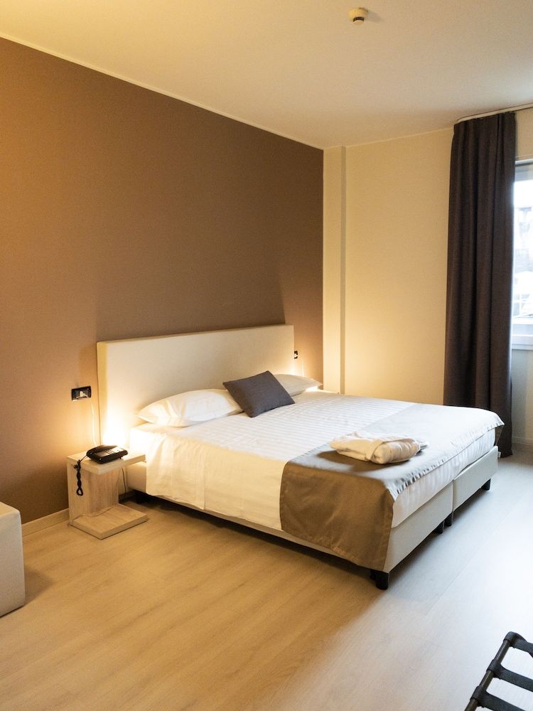 Helios Hotel Monza Superior Room, 1 Double Bed