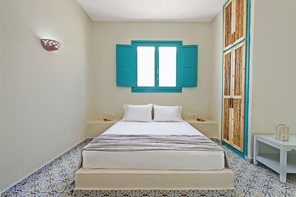 Nissia Beach Apartments and Suites Studio 5