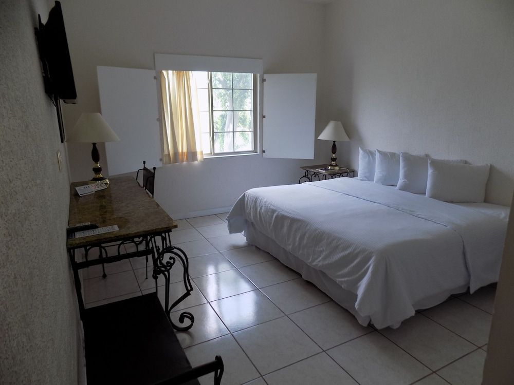 Hotel Las Palomas Tepic Express Standard Room, 1 King Bed, Non Smoking 6