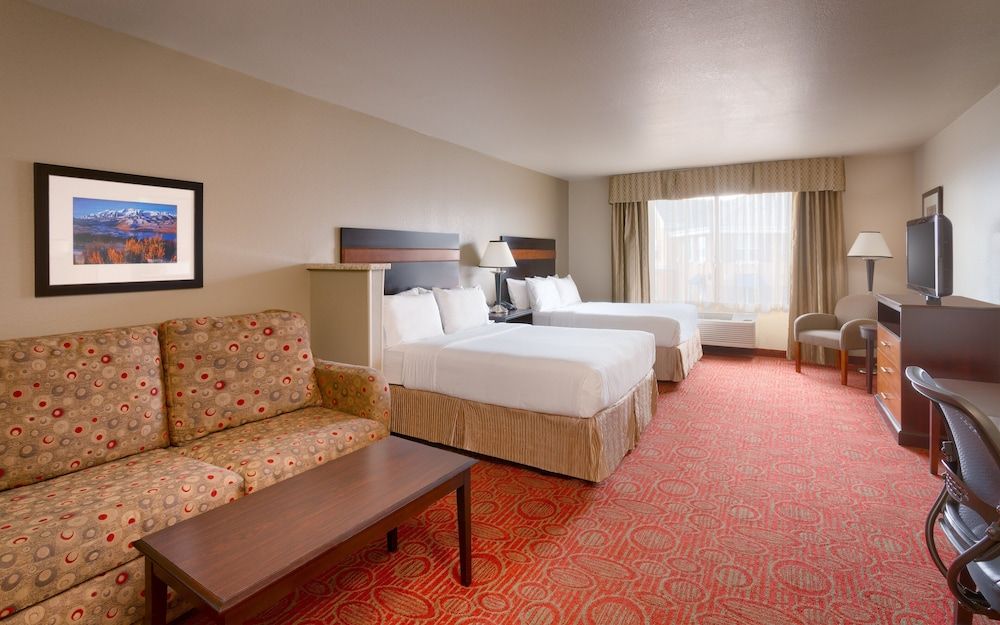 Suite, Multiple Beds