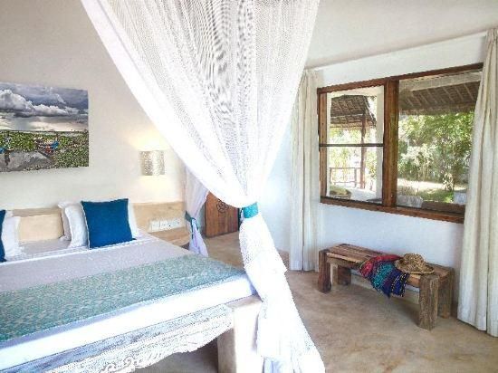 Temple Point Resort Deluxe Room 4