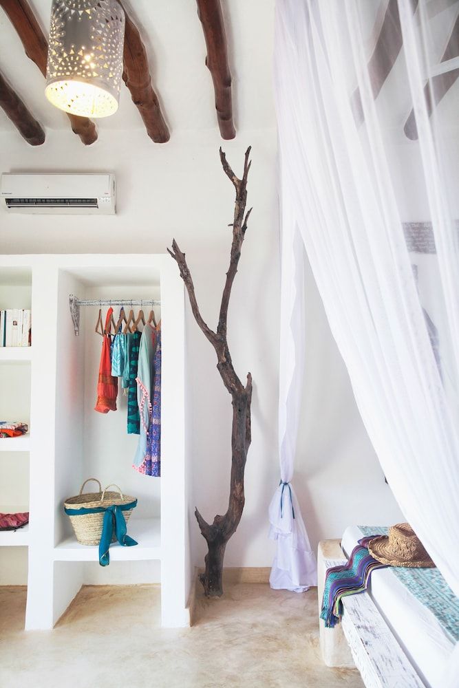 Temple Point Resort Deluxe Room 10