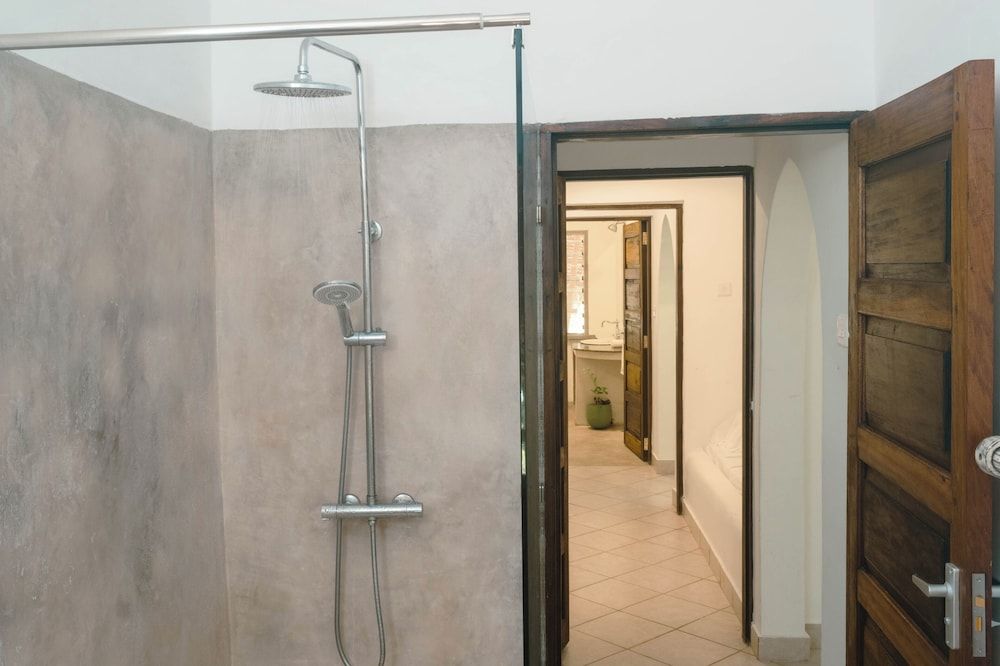 Temple Point Resort Superior Room 8