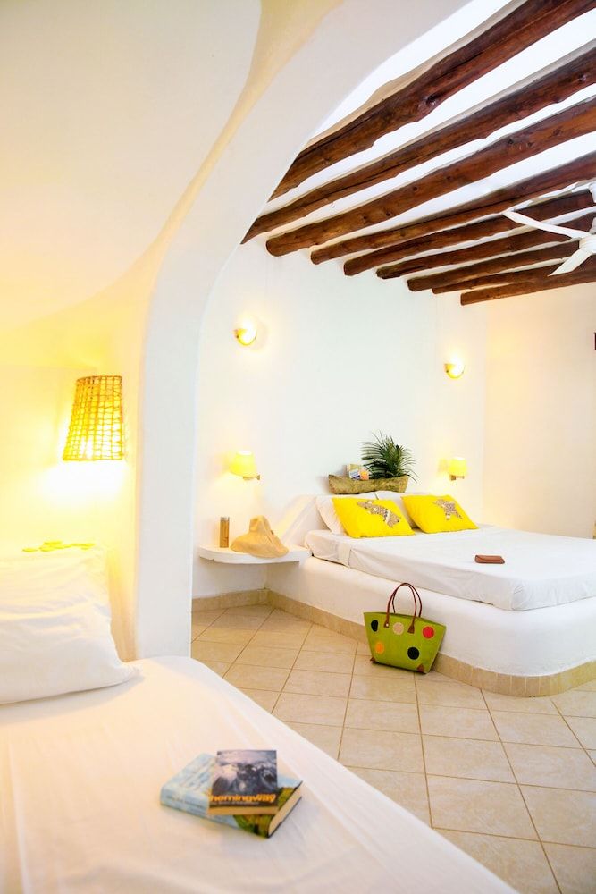 Temple Point Resort Superior Room 6