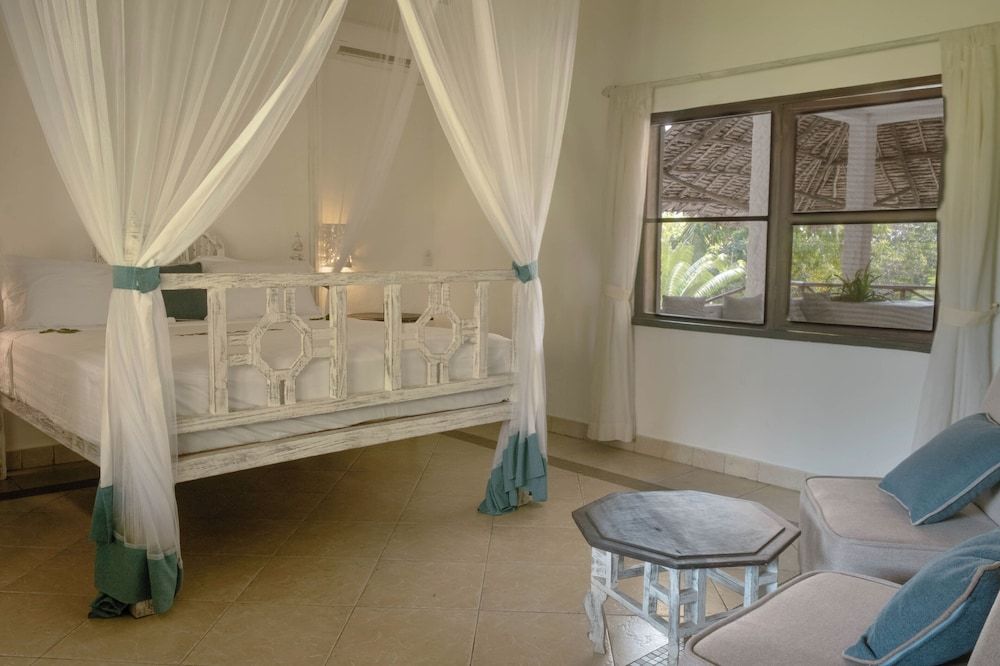 Temple Point Resort Deluxe Room 9