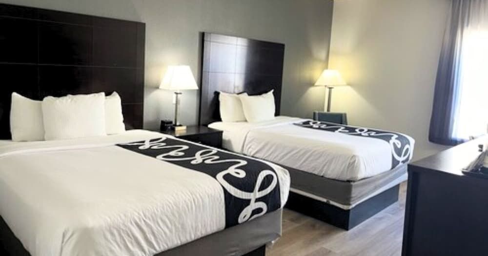 undefined La Quinta Inn & Suites by Wyndham Houston Energy Corridor 2