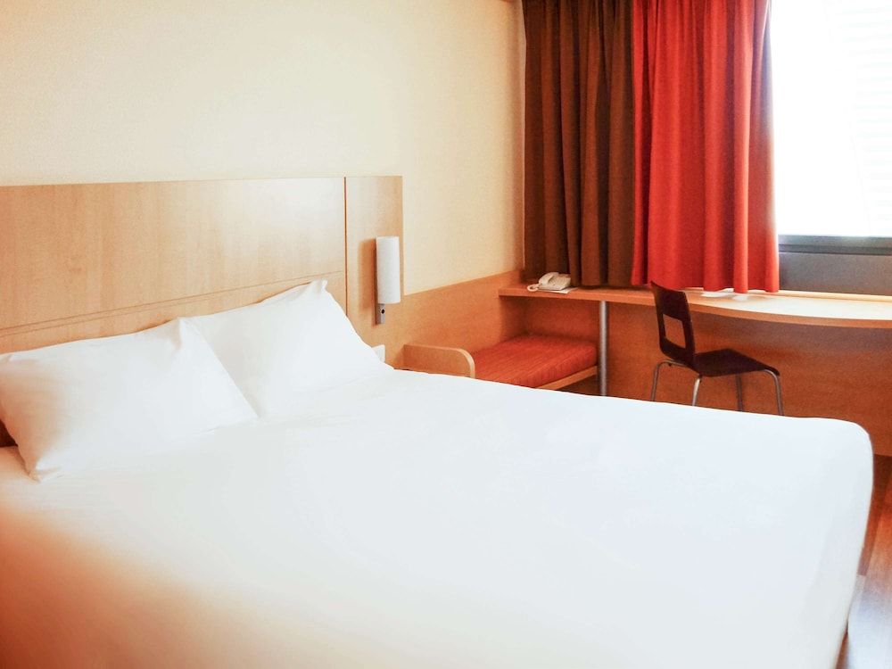 Ibis Marseille Centre Euromed Standard Room, 1 Double Bed 4