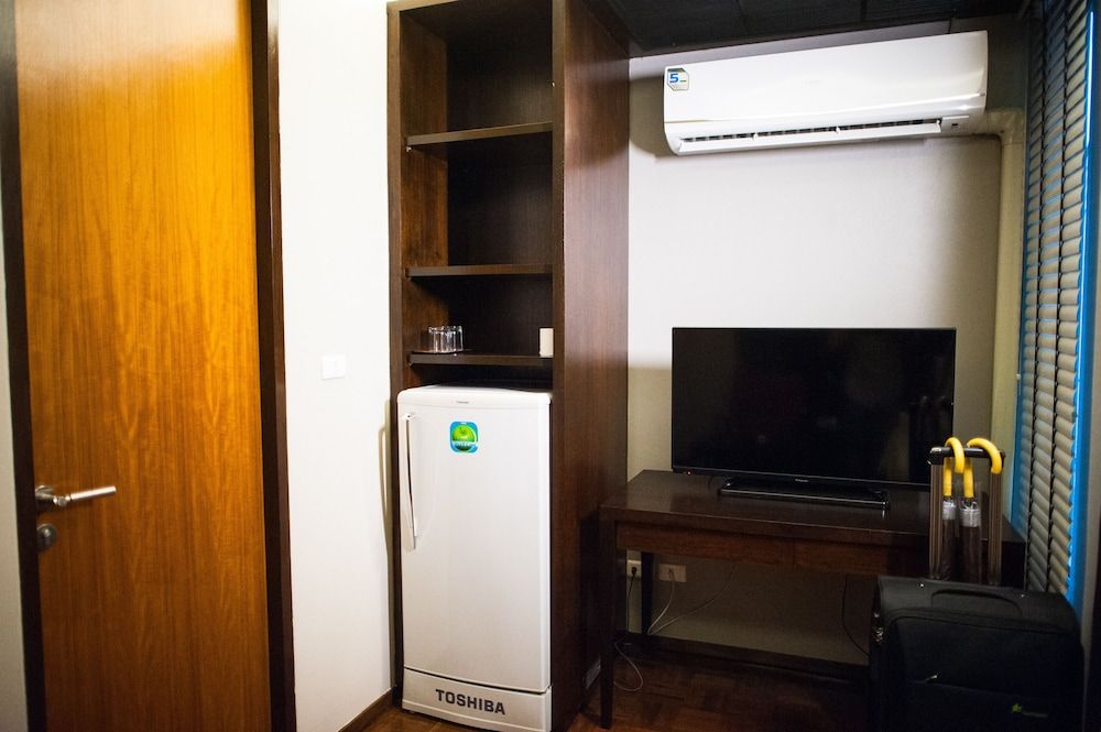 Baan Silom Soi 3 Deluxe King Bed Room 14