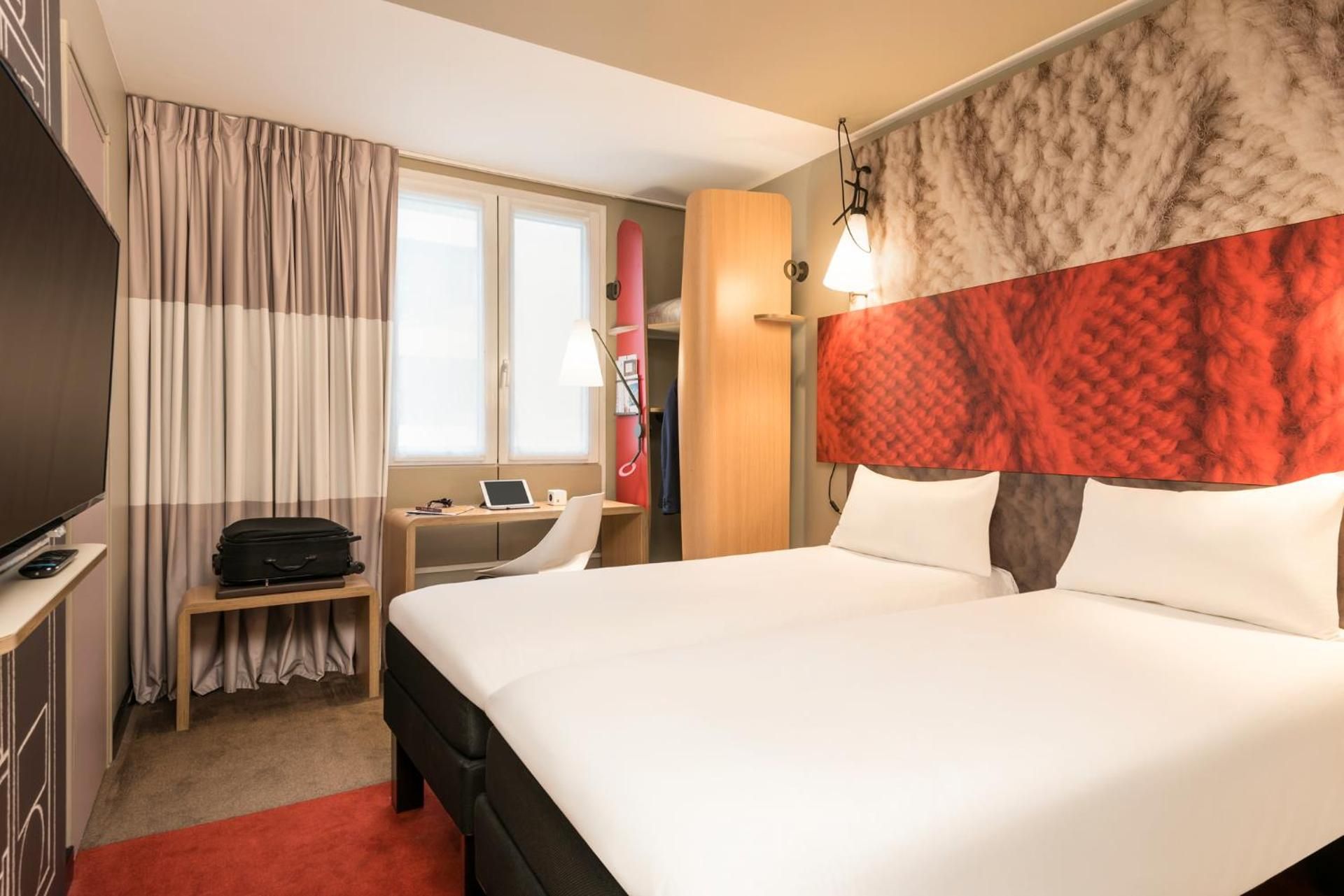 ibis Paris Gare du Nord Chateau Landon 10ème Hotel Standard Room with twin beds 2
