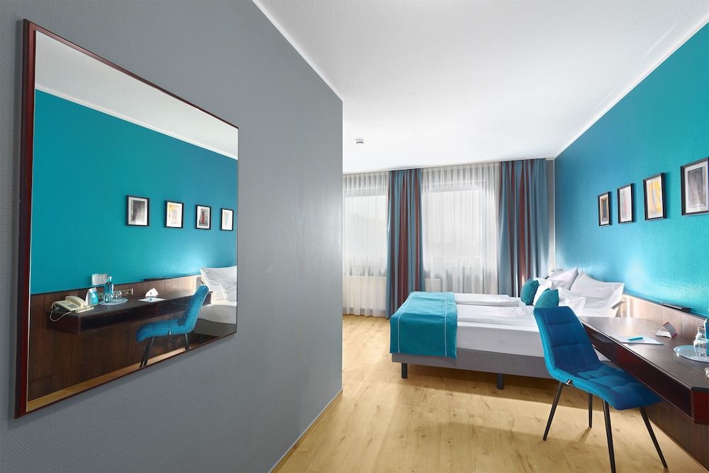 Trip Inn City Hotel Krefeld Standard Family Room 3