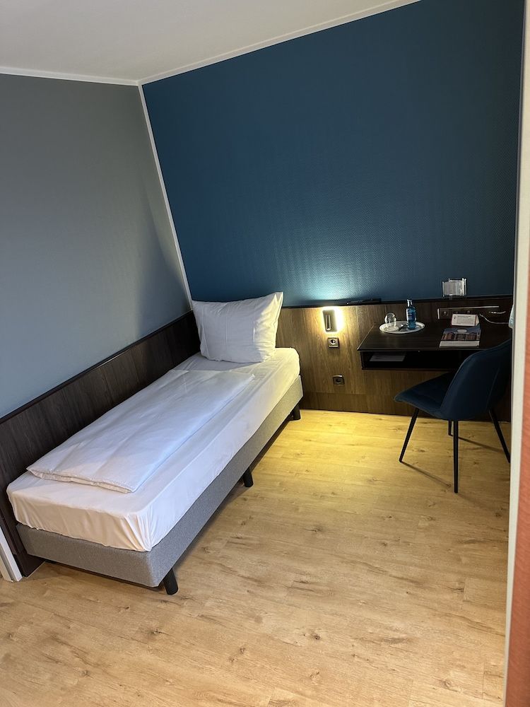 Trip Inn City Hotel Krefeld Standard Single Room 2