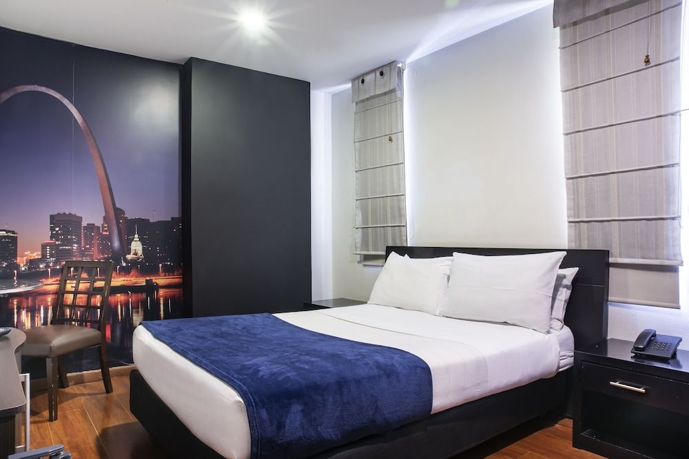 Hotel Santa Barbara Real Standard Double Room 9