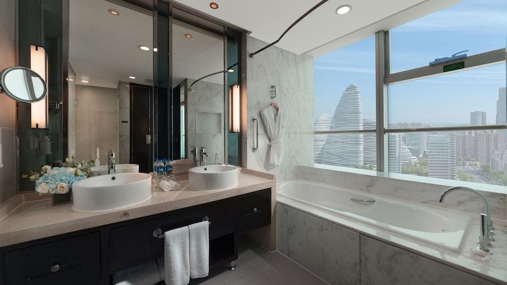 undefined Holiday Inn Beijing Focus Square by IHG 2