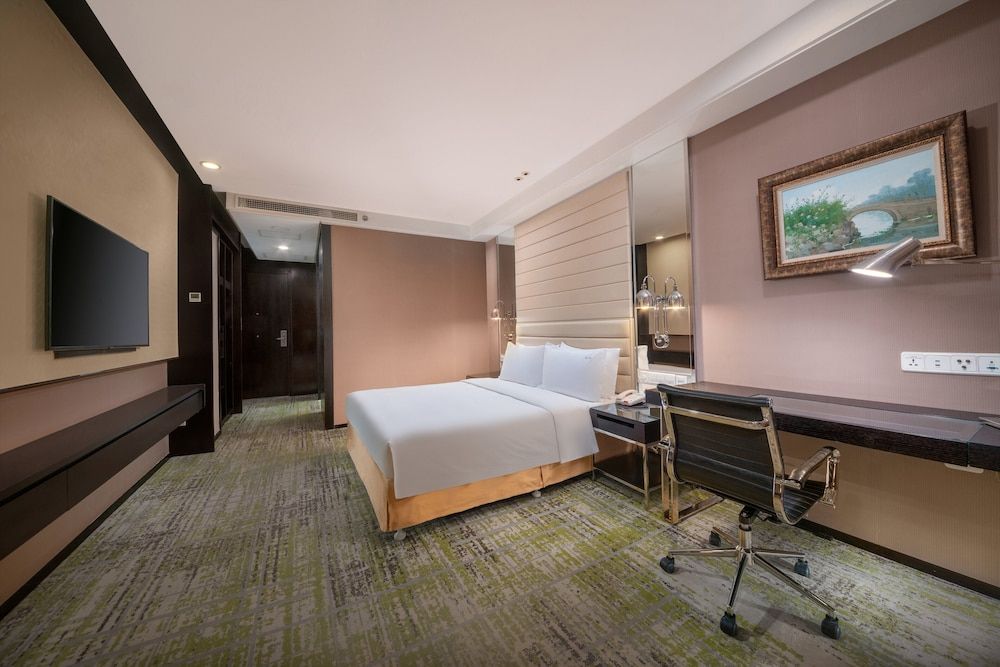 undefined Holiday Inn Beijing Focus Square by IHG