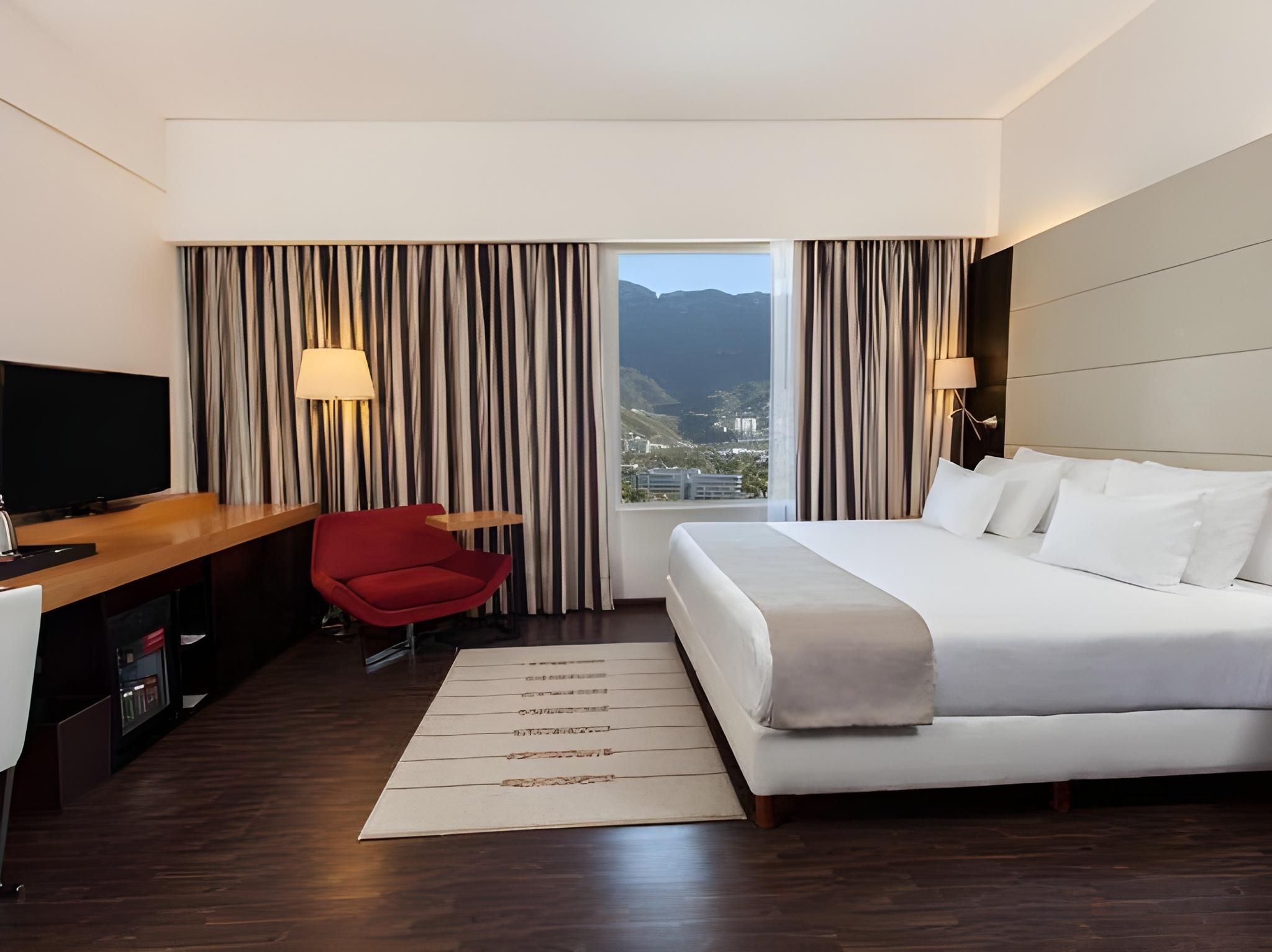 NH Collection Monterrey San Pedro Family Room 4