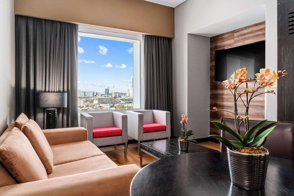 NH Collection Monterrey San Pedro Junior Room 6