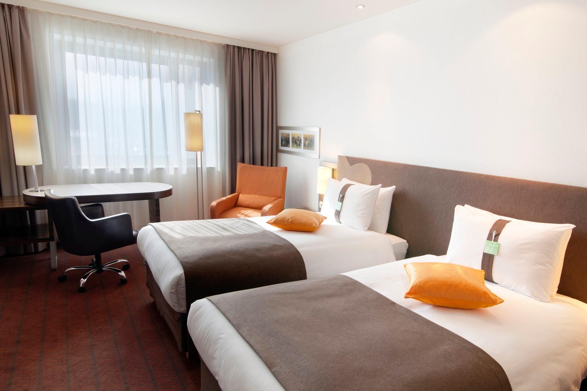 2 Twin Beds Standard With Mountain View