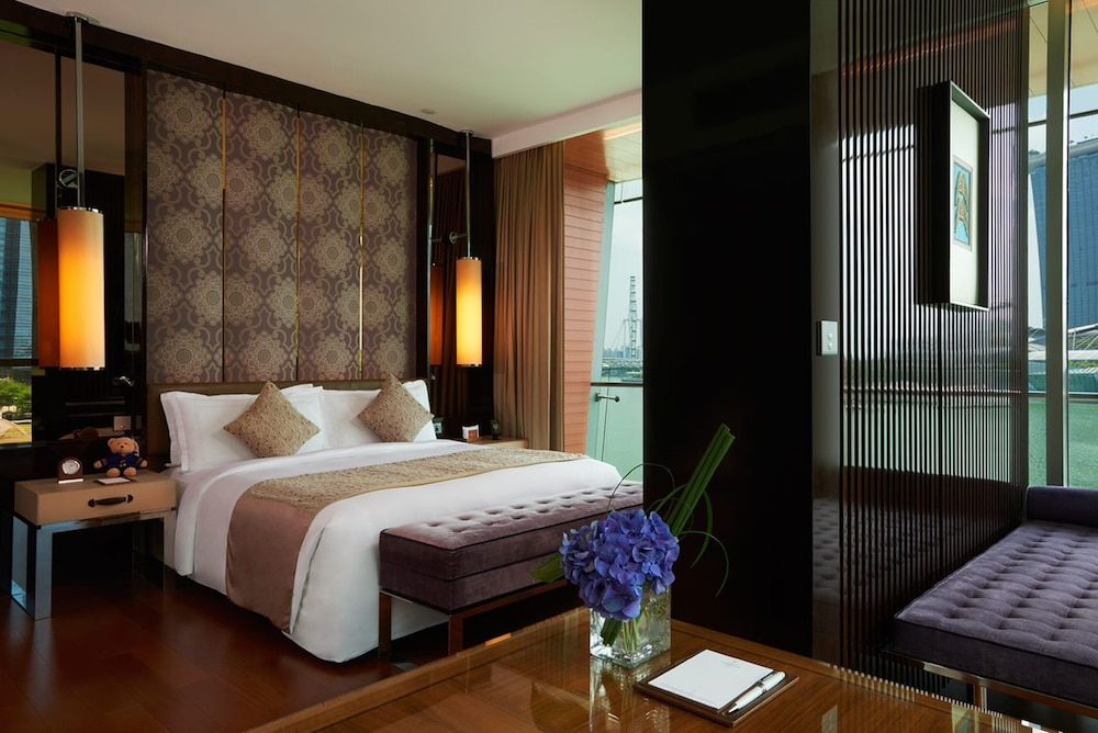 Suite, 1 King Bed (Theme)