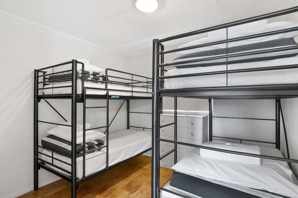 Standard 1 Bedroom Cabin - Sleeps 6