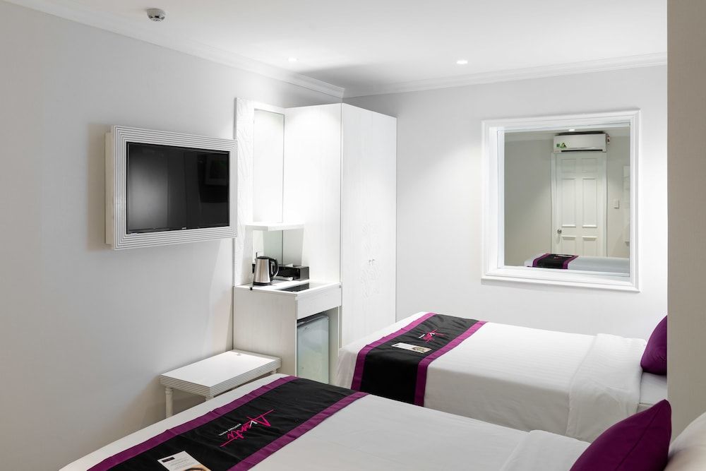 undefined Avanti Boutique 4