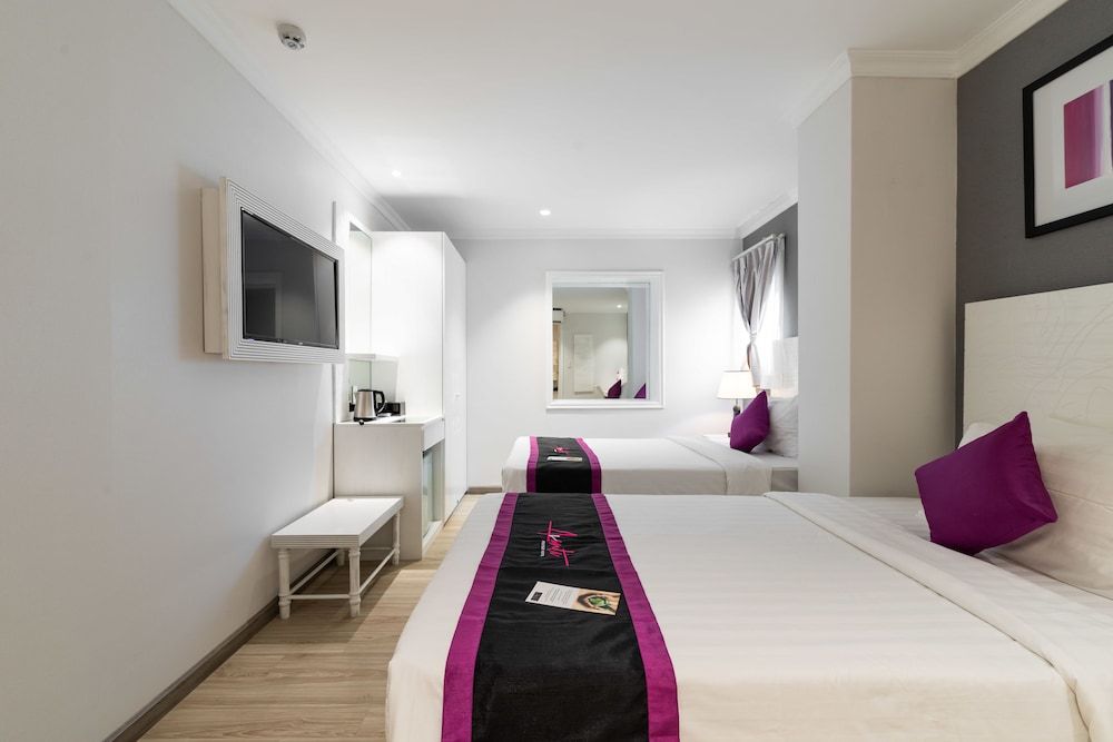 undefined Avanti Boutique 2