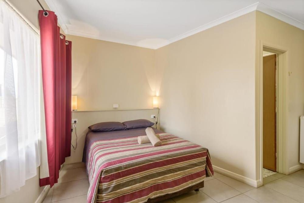 Discovery Parks - Port Augusta Standard Motel Room - Sleeps 2