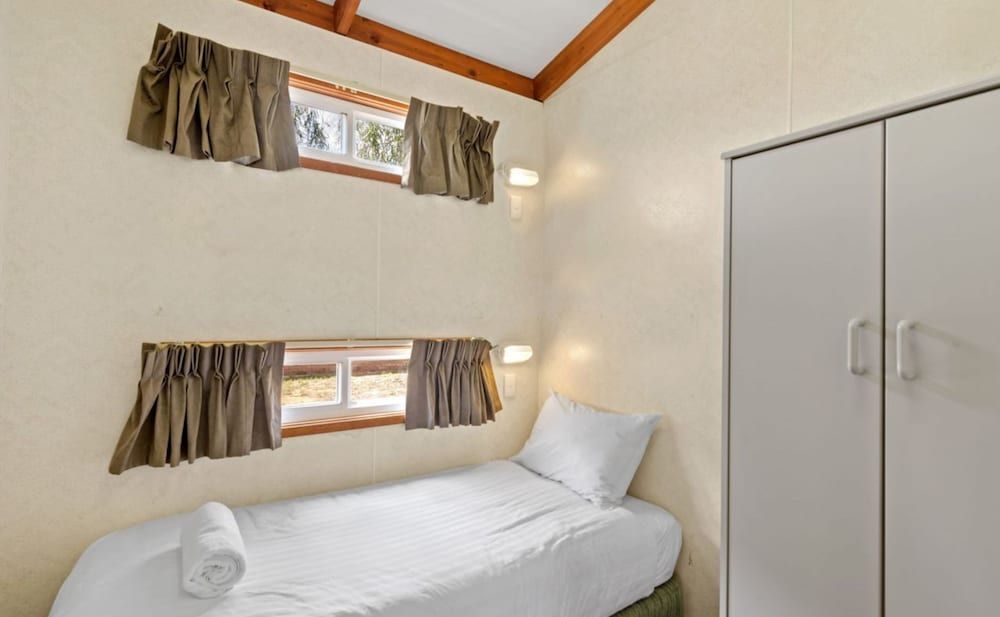 Standard 2 Bedroom Cabin - Sleeps 6