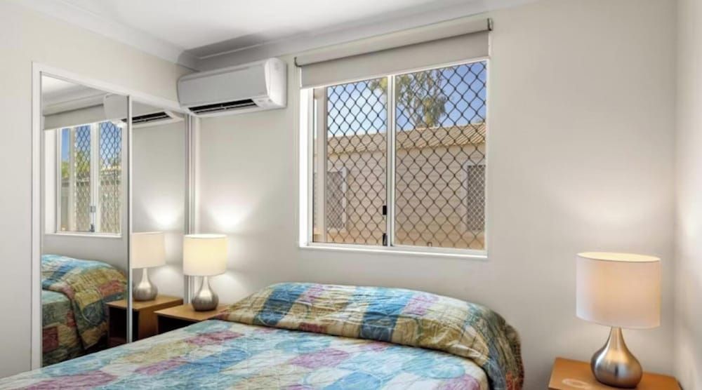 Discovery Parks - Pilbara, Karratha Superior 2 Bedroom Cabin - S4 (2 Queens) 2