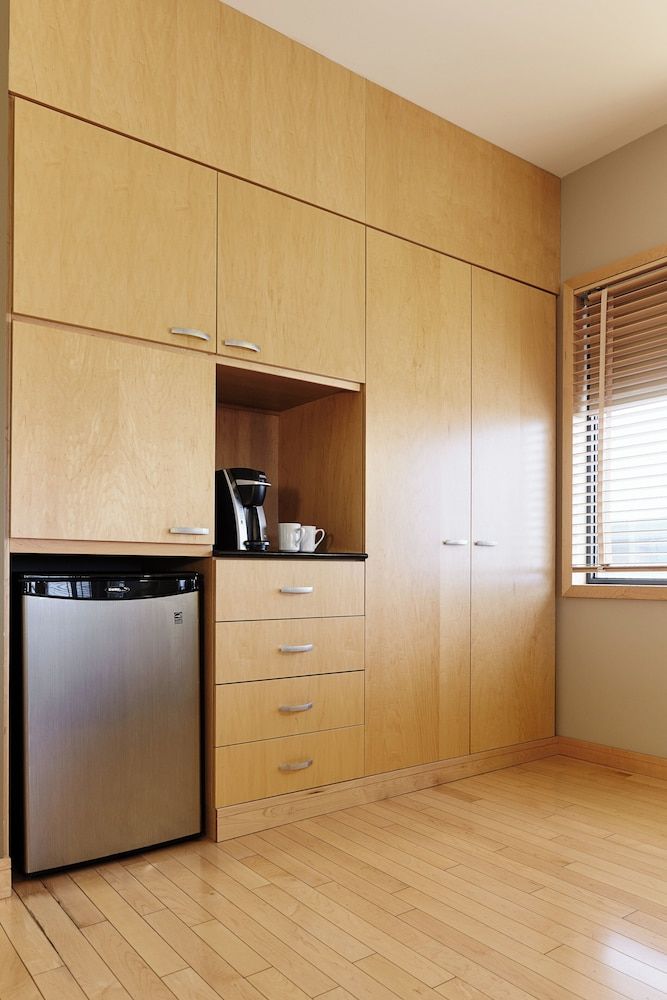 Hôtel Le Dauphin Saint-Hyacinthe Standard Room, 1 Queen Bed 4