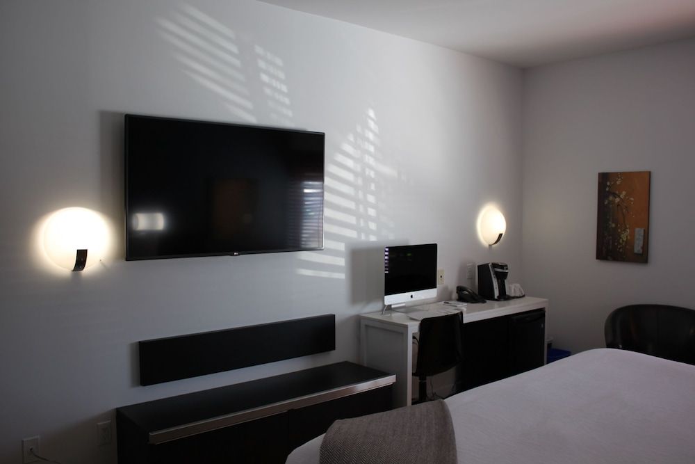 Hôtel Le Dauphin Saint-Hyacinthe Standard Room, 1 King Bed 3