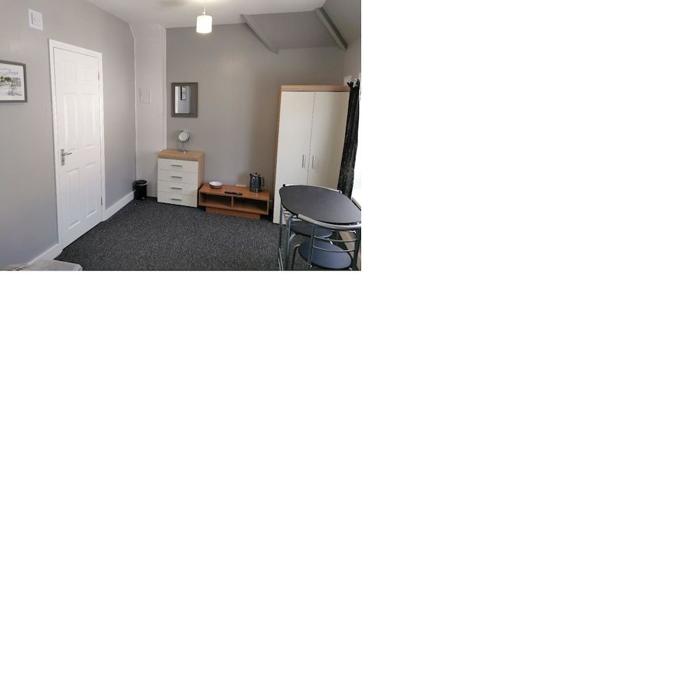 The Old Castle Twin Room, Ensuite (TWIN ROOM) 6