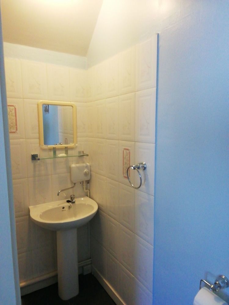 The Old Castle Double Room, Ensuite (Turret Double Room) 2