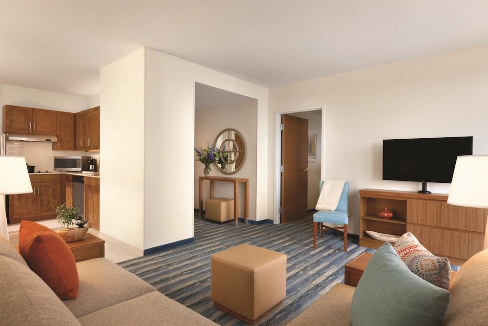 Suite, 1 Bedroom, Kitchen, Oceanfront (High Floor, 2 Queen & 1 Sofa Bed)