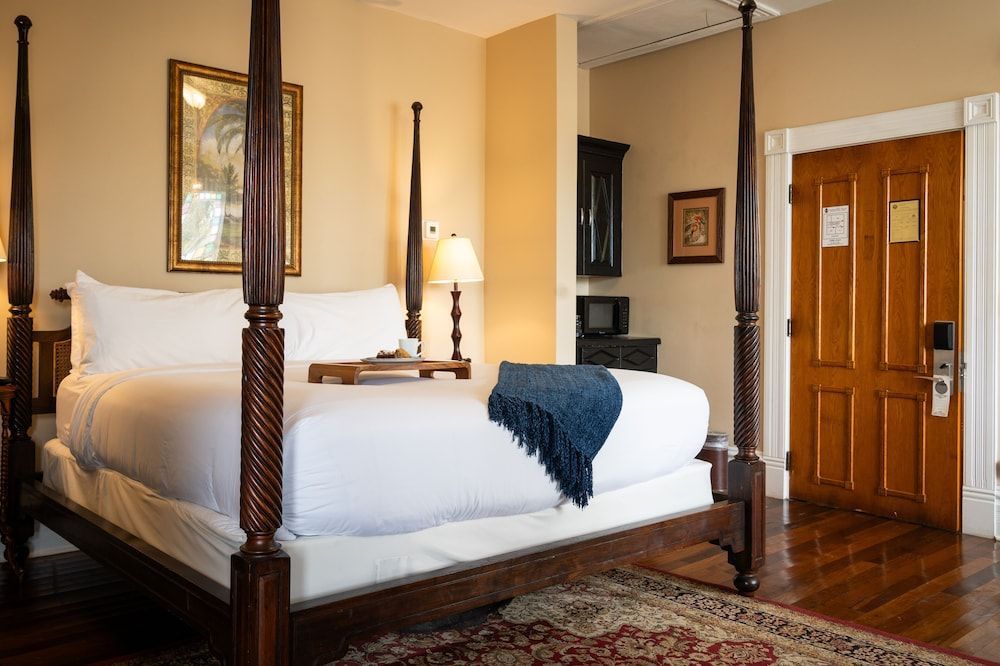 The Mansion on the Sea - Southernmost House in the USA Mansion Room #301 - Tower Outlook to Ocean View - Adults Only