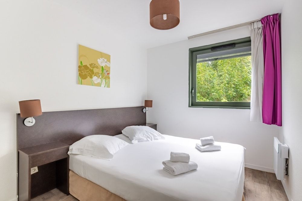 APARTMENT (DOUBLE BED AND SOFA BED)