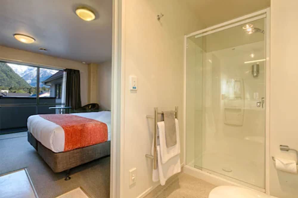 Bella Vista Motel Franz Josef Glacier Studio, 1 King Bed, Mountain View 5